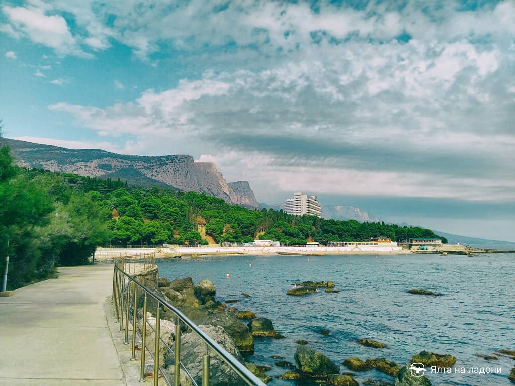 Форосская набережная в Крыму
