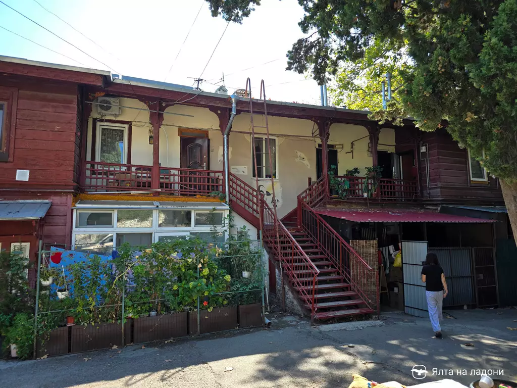 Дом виноградарей и виноделов в Ливадии, Виноградная, 1