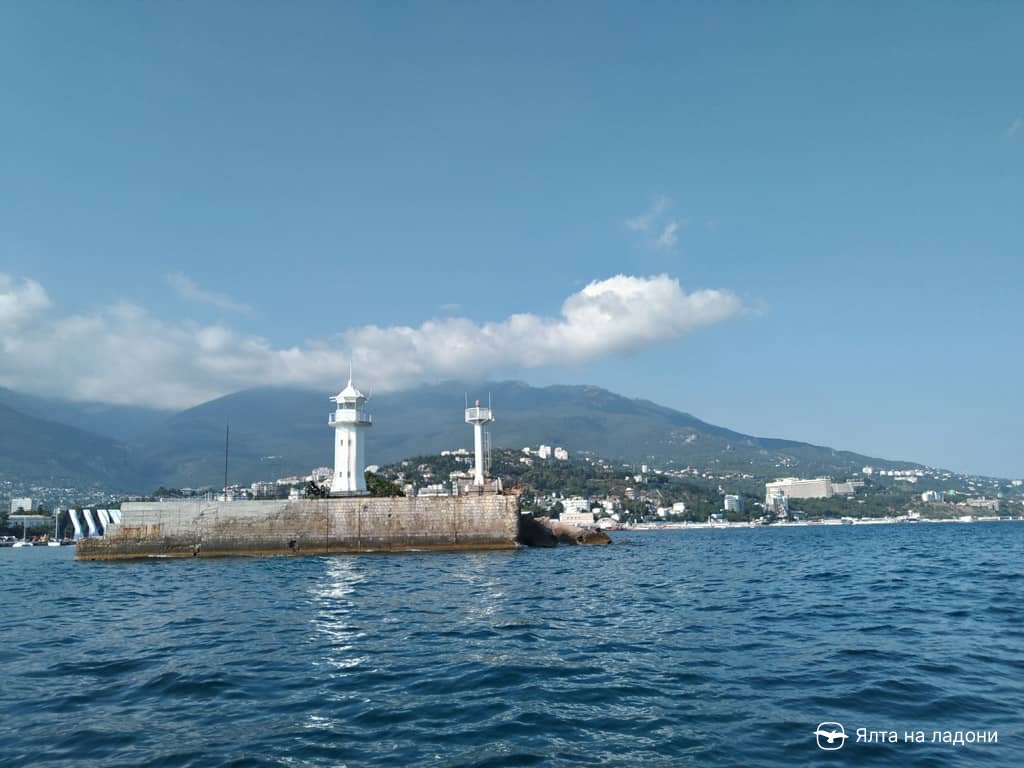 Ялтинский маяк в Крыму