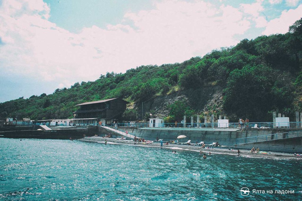 Ливадийский пляж в Крыму