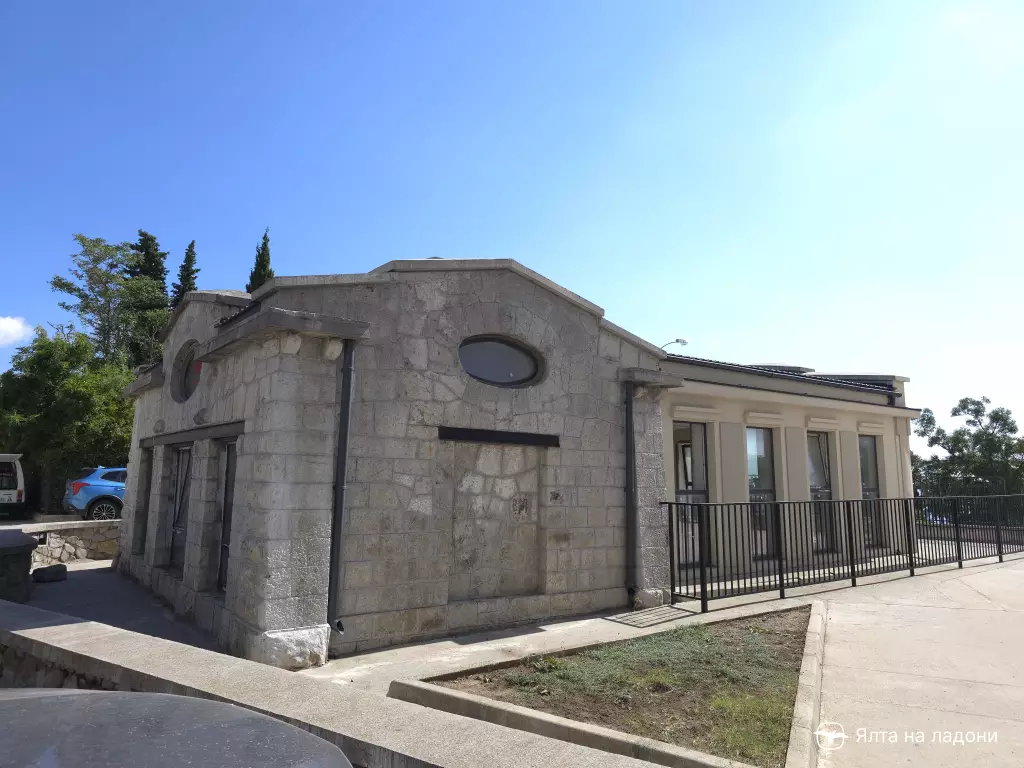 Бывший дом для служащих царского гаража в Ливадии, Ялта