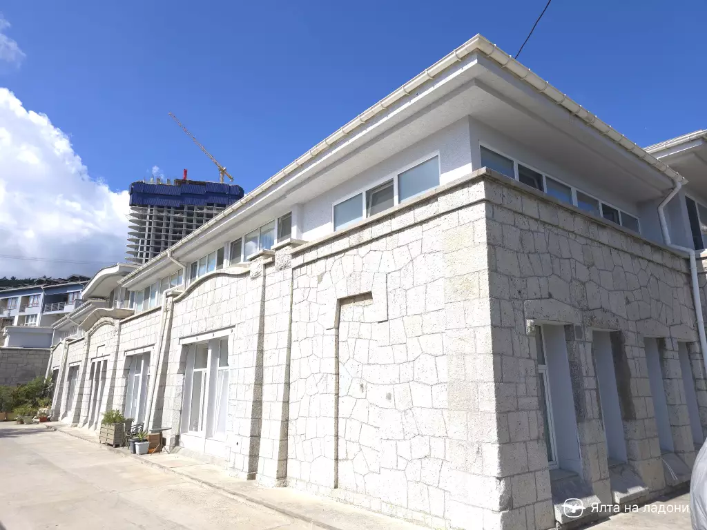 Царский гараж в Ливадии